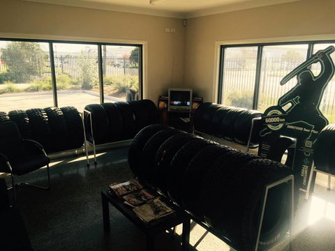 Peel Valley Tyres - LBG 1