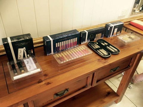 Indulgence Hair Body & Make Up - LBG 3