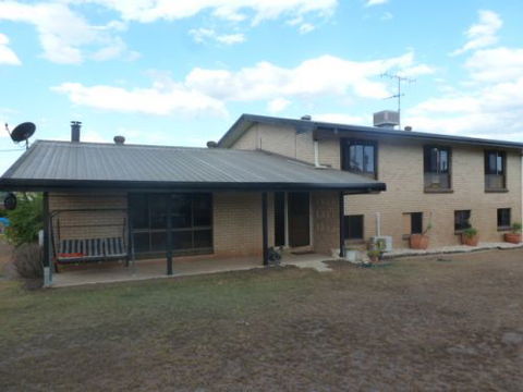 Raine & Horne Rural Mundubbera - LBG 3