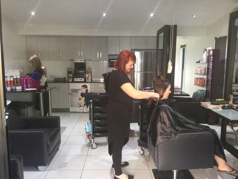 Gloss Hair Studio - LBG 0