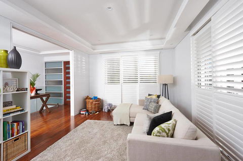 Capricorn Screens Awnings & Blinds - LBG 0