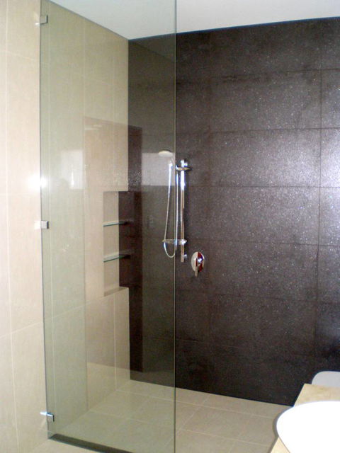 Citicoast Showerscreens & Glass - LBG 3