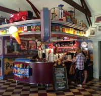 Cruzin' in the 50's Diner - LBG