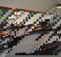 Annies Barber Shop - LBG