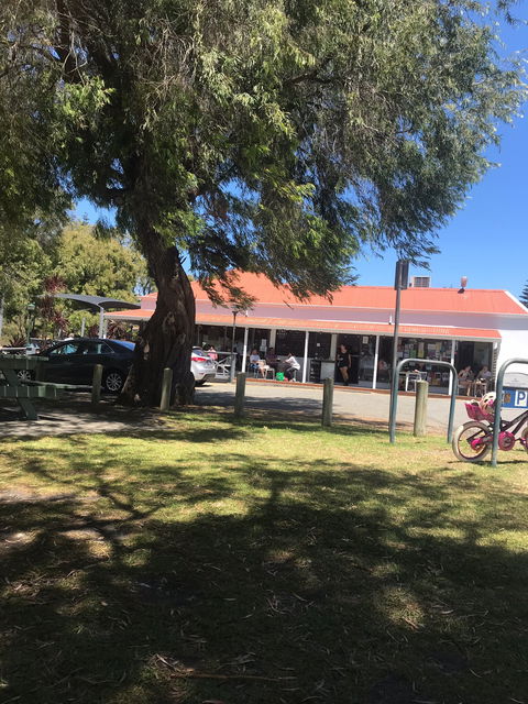 Emu Point Cafe - LBG 9