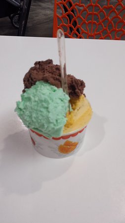 Skoops Gelato Cafe - LBG 0