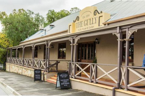 The Gully Public House & Garden - LBG 0