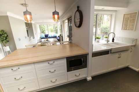 Beachside Kitchens - LBG 10
