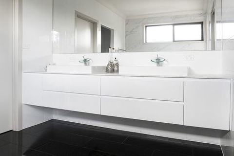 Coast & Country Kitchens & Bathrooms - LBG 4