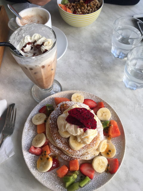 Pete & Paulz Breaky Bar - LBG 3