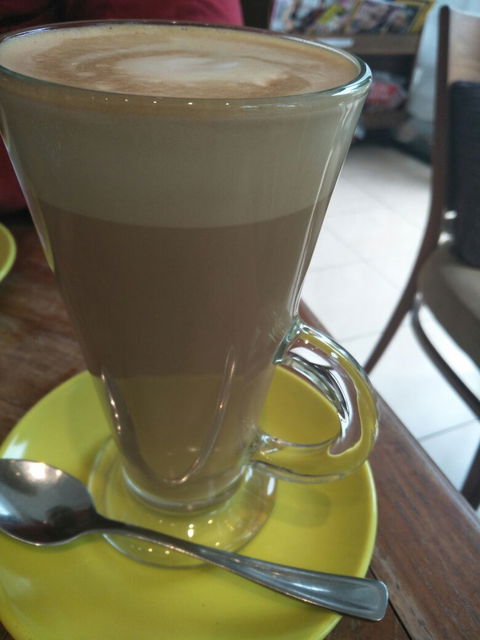 Yi's Cafe - LBG 2