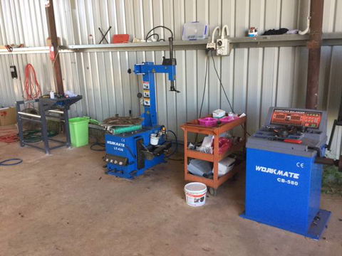 Discount Tyres & Batteries - LBG 2