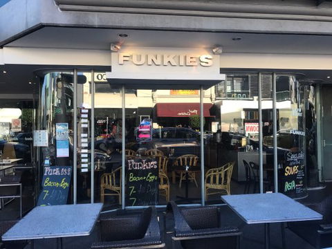 Funkies Cafe - LBG 0