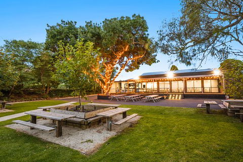 Batesford Hotel - LBG 0