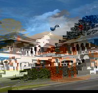 Pakenham Hotel
