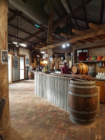 Barneys Bar Bistro - LBG 0