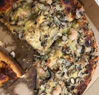 Julio's Pizza Bar Dapto - LBG