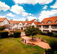 Courtyard Restaurant - Mercure Hotel Canberra - LBG