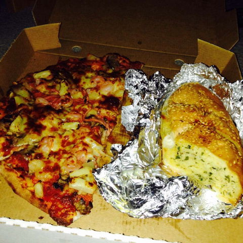 Monica's Pizza - LBG 0