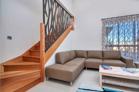 Instyle Curtains & Blinds - LBG 4