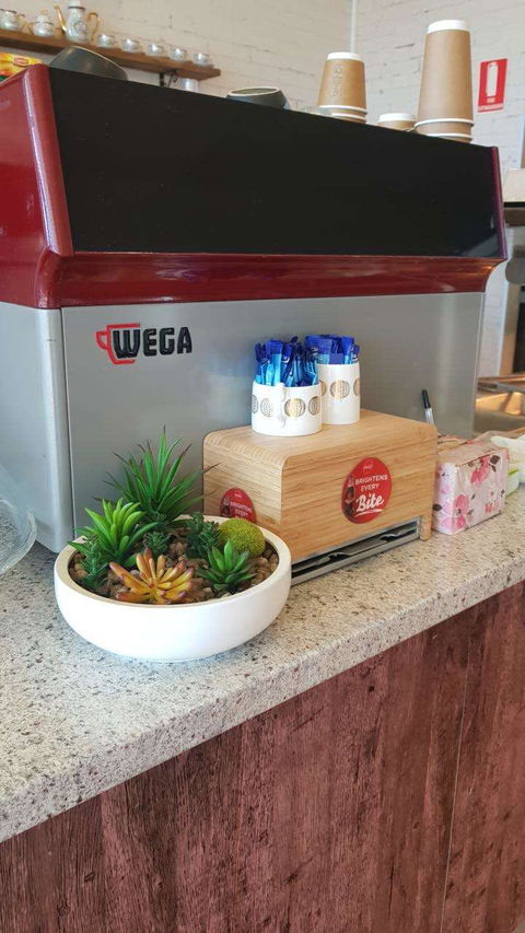 Mountain Gate Cafe - LBG 0
