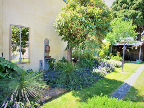 Apple Tree Cottage - LBG 23