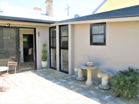 Apple Tree Cottage - LBG 30