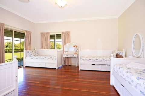 Terara Riverside Retreat - LBG 10