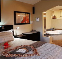 Romantic Getaways at Riverview Rise Retreats - LBG