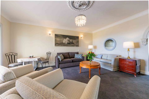 Angaston House - LBG 25