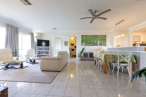 Angaston House - LBG 1