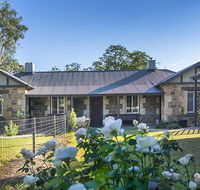 Stoneleigh Cottage Bed and Breakfast - LBG