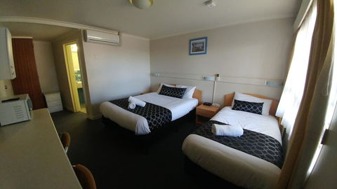 Bega Motel - LBG 18
