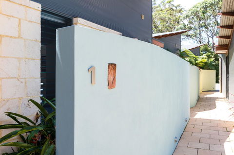 By The Beach B&B Self Contained Apartments - LBG 5