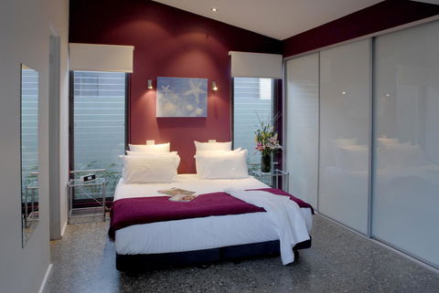 By The Beach B&B Self Contained Apartments - LBG 19