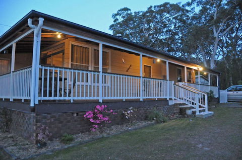 Bush & Bay Cottage - LBG 18