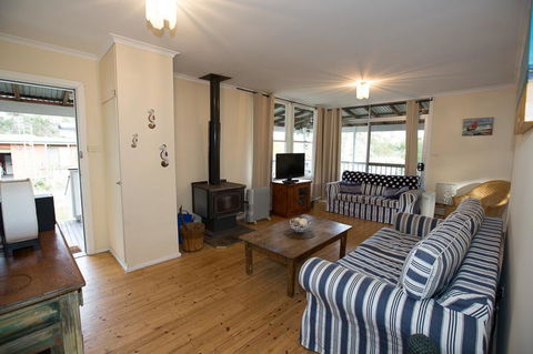 Bush & Bay Cottage - LBG 7