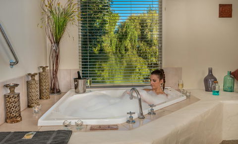 Chimes Spa Retreat - LBG 15