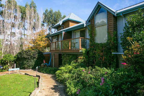 Chimes Spa Retreat - LBG 32