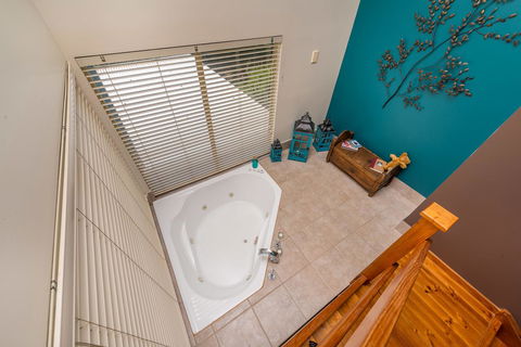 Chimes Spa Retreat - LBG 11