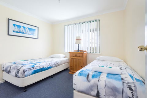 Surfside Ocean Beach Denmark Holiday Accommodation - LBG 37