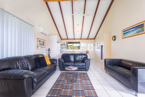 Surfside Ocean Beach Denmark Holiday Accommodation - LBG 43