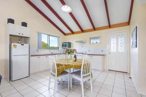 Surfside Ocean Beach Denmark Holiday Accommodation - LBG 31