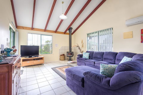 Surfside Ocean Beach Denmark Holiday Accommodation - LBG 33