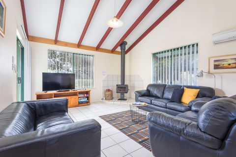 Surfside Ocean Beach Denmark Holiday Accommodation - LBG 41