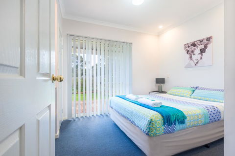 Surfside Ocean Beach Denmark Holiday Accommodation - LBG 12