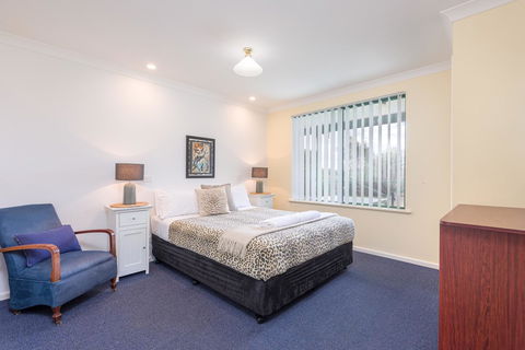 Surfside Ocean Beach Denmark Holiday Accommodation - LBG 27