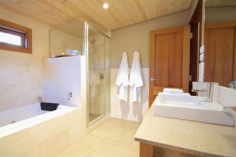 Aiyana Retreat - LBG 21