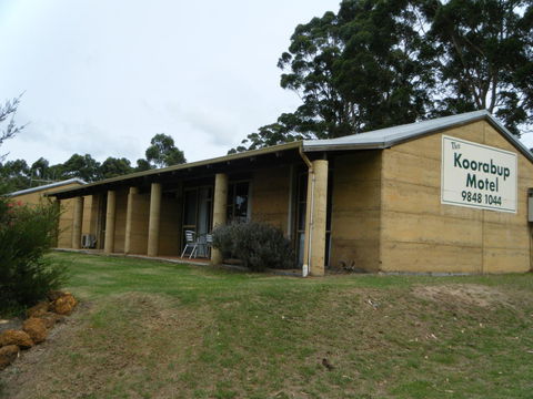 The Koorabup Motel - LBG 7