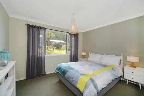 24 Hyam Road Hyams Beach - LBG 3